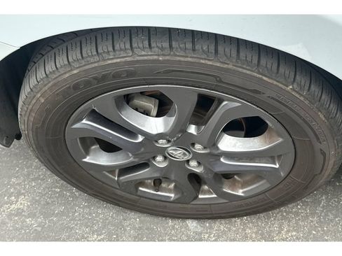 Used 2019 Toyota Yaris LE FWD image 4