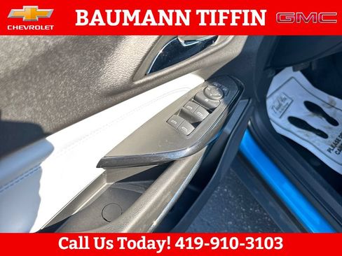 Used 2025 Chevrolet Trax LT w/ LT Convenience Package FWD image 18
