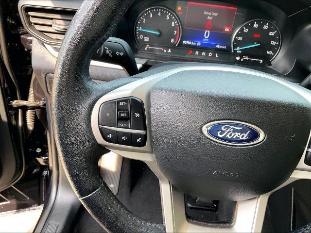 Used 2022 Ford Explorer XLT AWD/4WD image 24