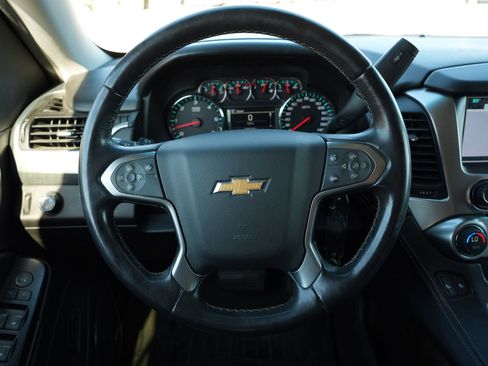 Used 2016 Chevrolet Suburban LT image 10
