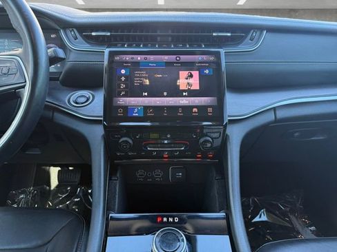 Used 2021 Jeep Grand Cherokee L Limited image 3