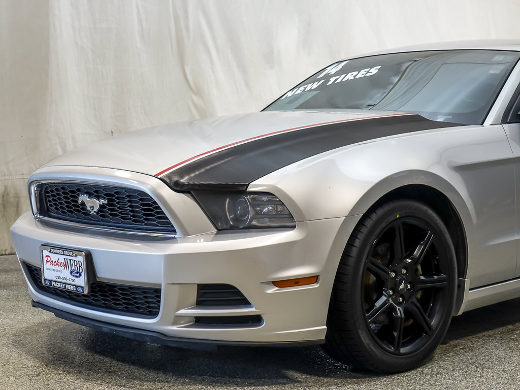 Used 2014 Ford Mustang Premium w/ Comfort Package RWD image 3
