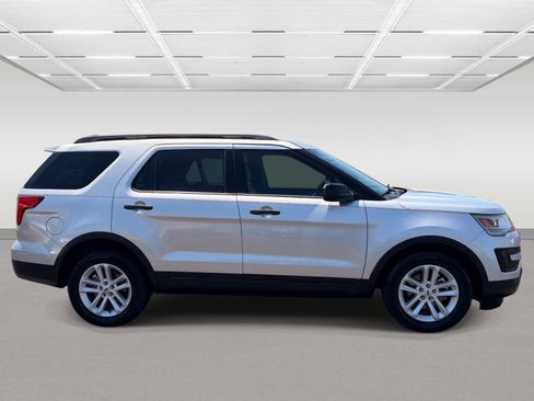Used 2017 Ford Explorer FWD image 6