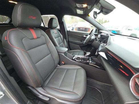 Used 2025 Chevrolet Trax RS w/ Driver Confidence Package image 27