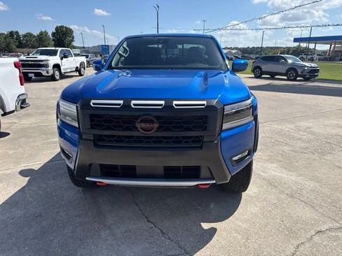 Used 2025 Nissan Frontier PRO-4X AWD/4WD image 5