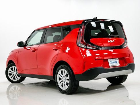 Used 2023 Kia Soul LX image 26