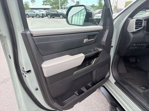 Used 2025 Toyota Tundra Limited AWD/4WD image 13