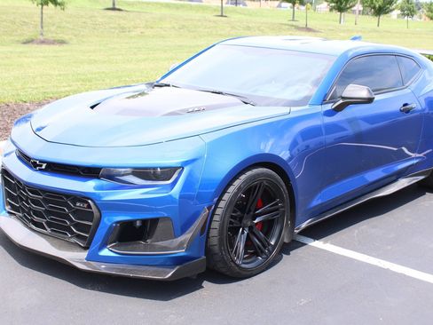 Used 2018 Chevrolet Camaro ZL1 RWD image 22