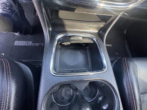 Used 2017 Dodge Grand Caravan GT image 27