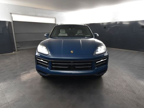 Certified 2026 Porsche Cayenne AWD/4WD image 10