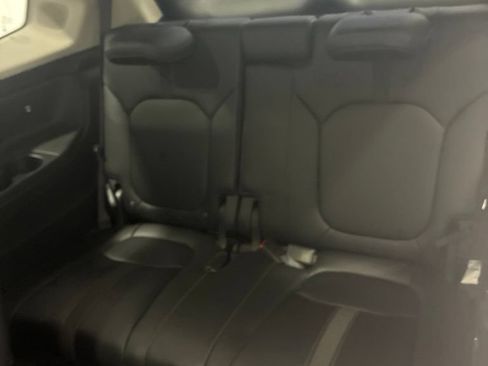 Used 2025 Honda Pilot Touring image 30