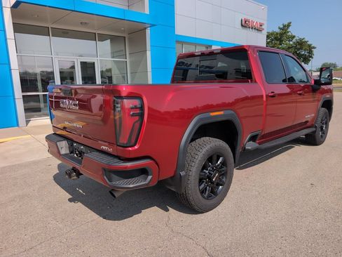 Used 2025 GMC Sierra 2500 AT4 w/ AT4 Premium Plus Package AWD/4WD image 8
