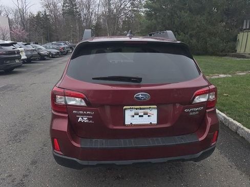 Used 2017 Subaru Outback 3.6R Limited image 6