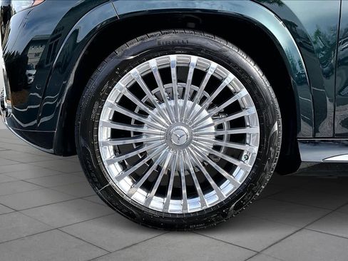 Used 2024 Mercedes-Benz Maybach GLS 600 4MATIC image 10