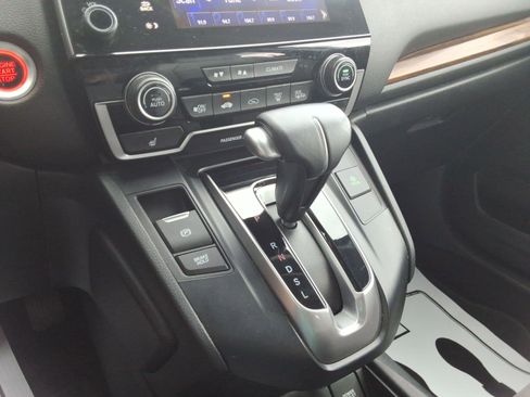 Used 2018 Honda CR-V Touring image 17