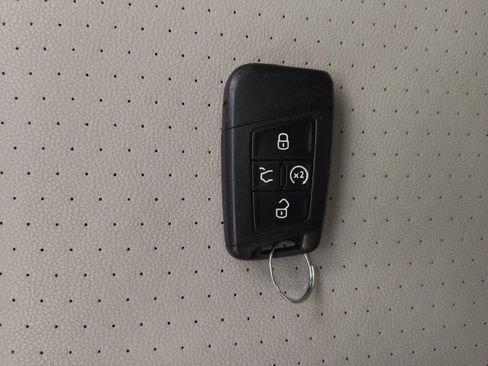 Used 2020 Volkswagen Jetta R-Line w/ R-Line Cold Weather Package FWD image 32
