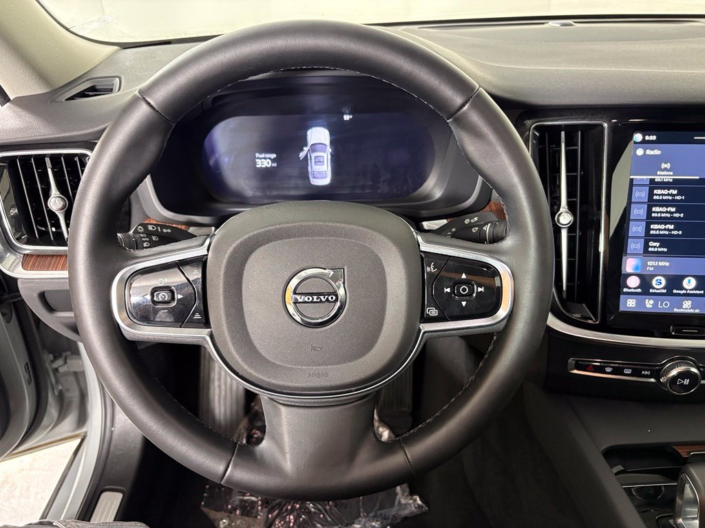 Used 2025 Volvo S60 B5 Plus FWD image 23