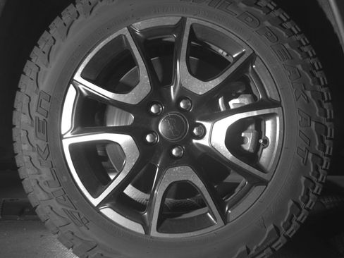 Used 2025 Jeep Compass Trailhawk image 13