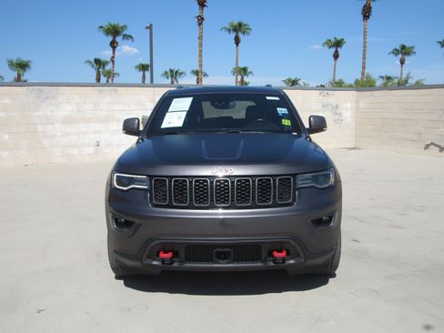 Used 2021 Jeep Grand Cherokee Trailhawk w/ Premium Lighting Group AWD/4WD image 3