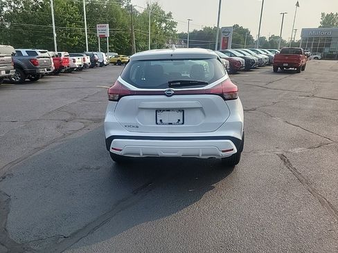 Certified 2025 Nissan Kicks Play S image 4