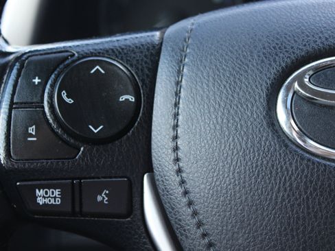 Used 2017 Toyota RAV4 XLE image 18