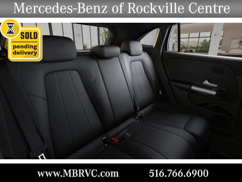 New 2025 Mercedes-Benz GLA 250 4MATIC image 5