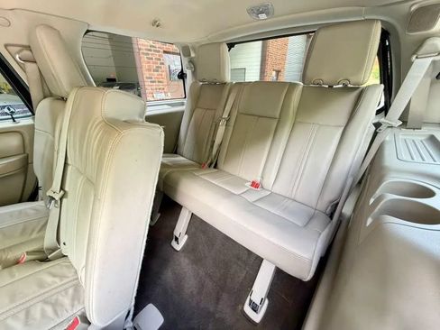 Used 2015 Lincoln Navigator 4WD image 18