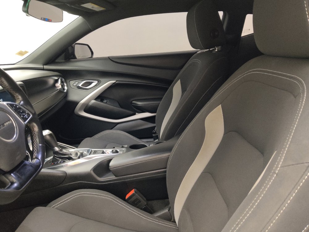 Used 2018 Chevrolet Camaro LT RWD image 17