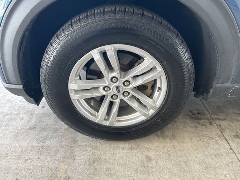 Used 2020 Ford Explorer XLT image 12