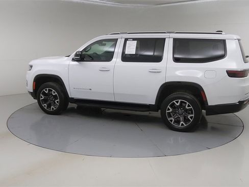 Used 2024 Jeep Wagoneer Series III image 19