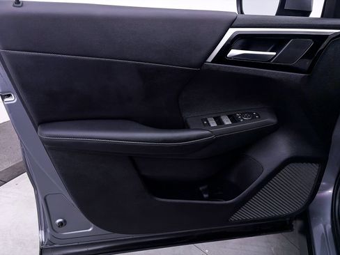 Used 2023 Mitsubishi Outlander SE AWD/4WD image 16