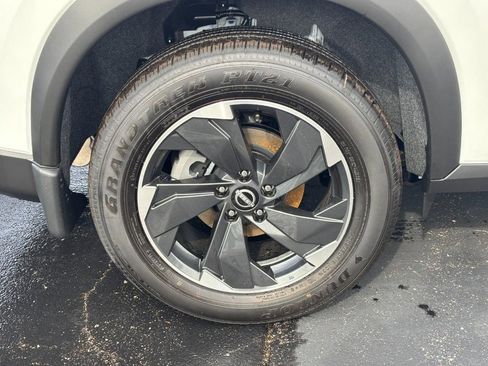 New 2026 Nissan Rogue SV image 4