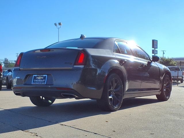 Used 2023 Chrysler 300 S RWD image 4