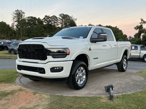 Used 2024 RAM 2500 Limited AWD/4WD image 3