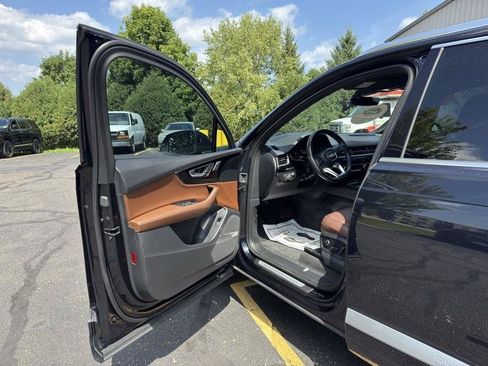 Used 2018 Audi Q7 3.0T Prestige AWD/4WD image 18