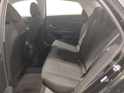 Used 2025 Hyundai Elantra SE FWD image 18