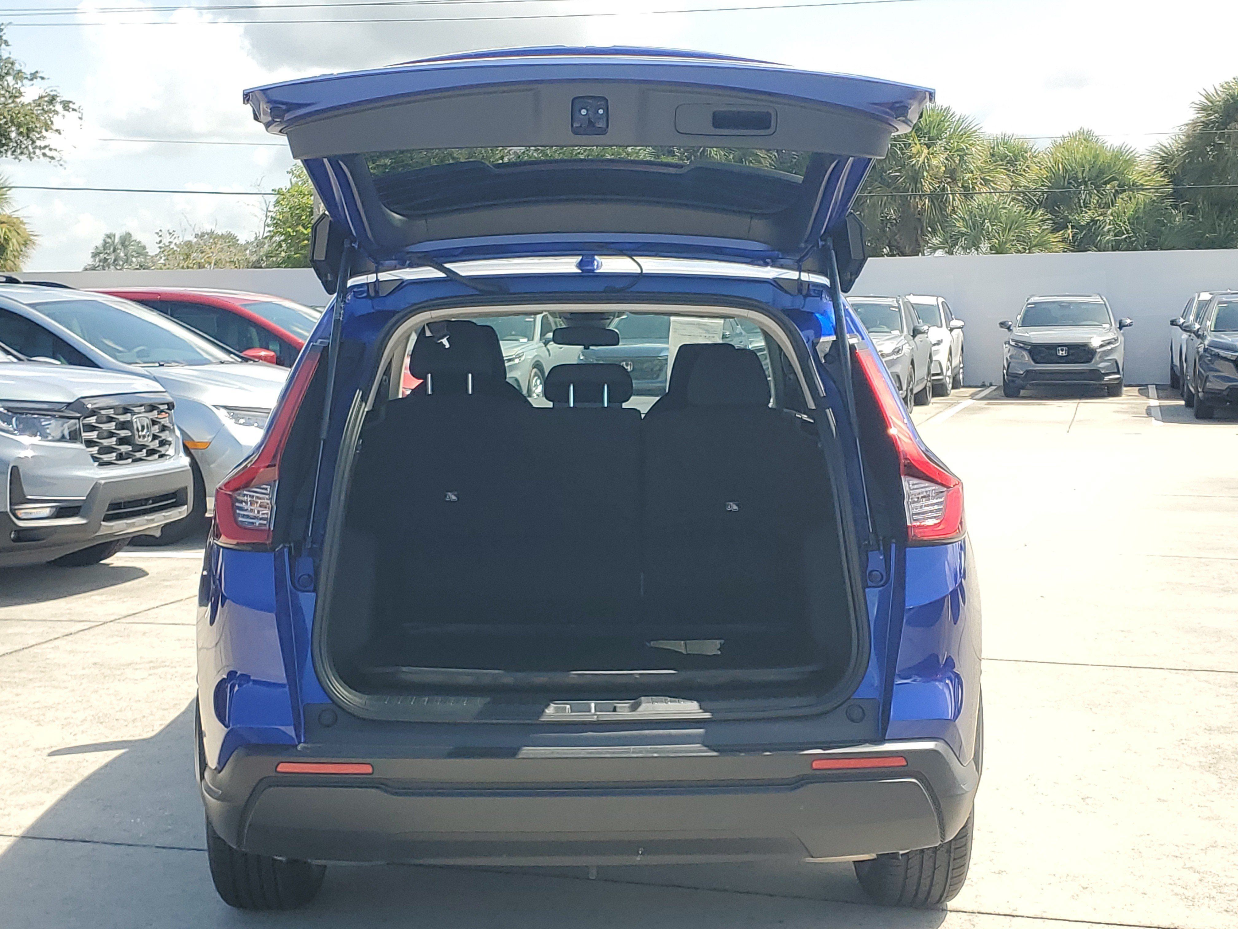 Used 2025 Honda CR-V EX image 9