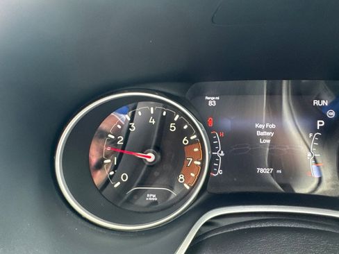 Used 2018 Jeep Compass Latitude w/ Popular Equipment Group FWD image 10