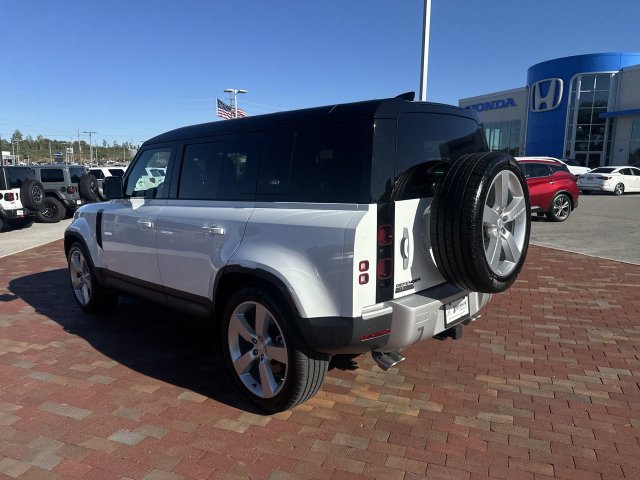 Used 2024 Land Rover Defender 110 SE AWD/4WD image 34