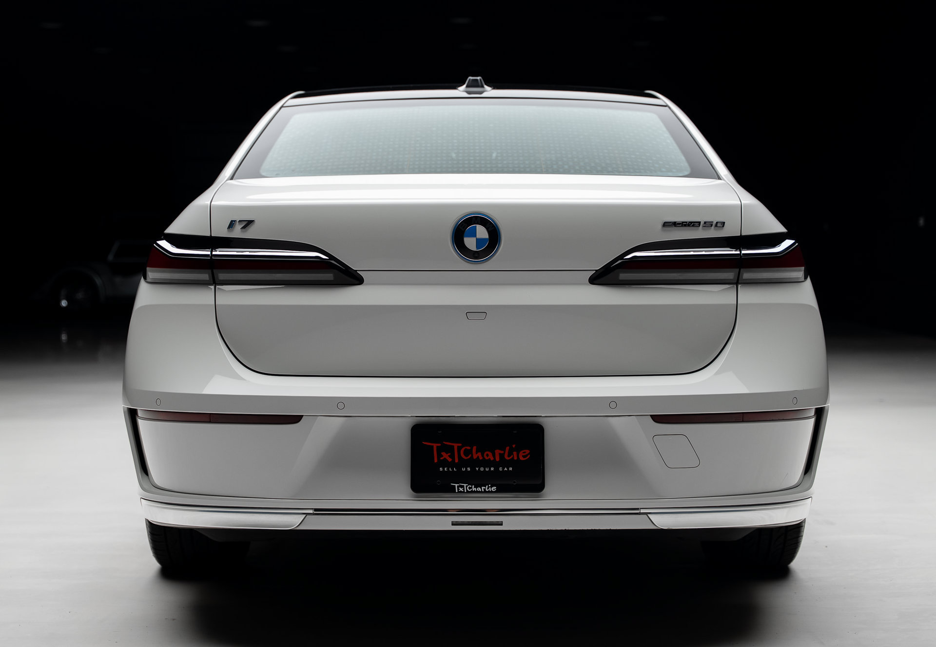Used 2024 BMW i7 eDrive50 w/ Executive Package RWD image 27