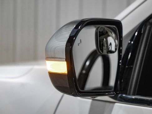 Used 2021 Lincoln Navigator L Black Label w/ Cargo Convenience Package image 43