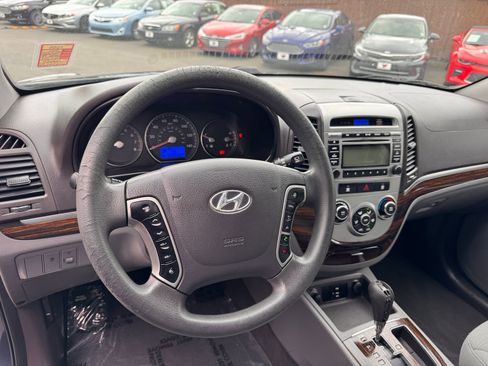 Used 2011 Hyundai Santa Fe GLS FWD image 9
