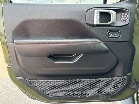 Used 2022 Jeep Gladiator Mojave w/ Cold Weather Group image 31