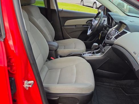 Used 2014 Chevrolet Cruze LT w/ Technology Package FWD image 15