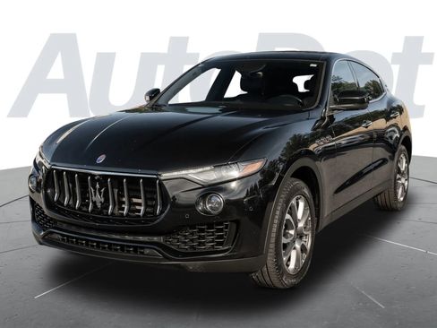 Used 2018 Maserati Levante Sport Utility 4D image 5
