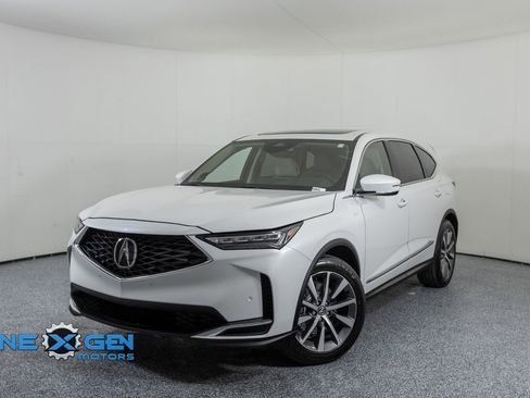 Used 2025 Acura MDX SH-AWD w/ Technology Package image 3