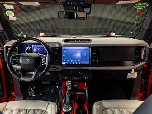 Used 2023 Ford Bronco Wildtrak image 15