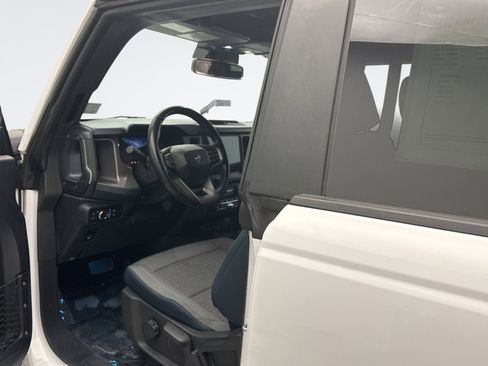 Used 2023 Ford Bronco Outer Banks image 10