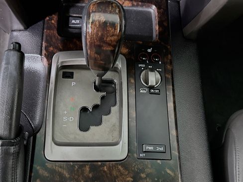 Used 2008 Toyota Land Cruiser image 21