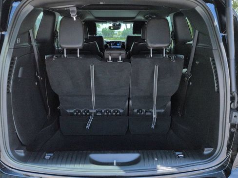 Used 2026 Chrysler Pacifica Limited FWD image 13